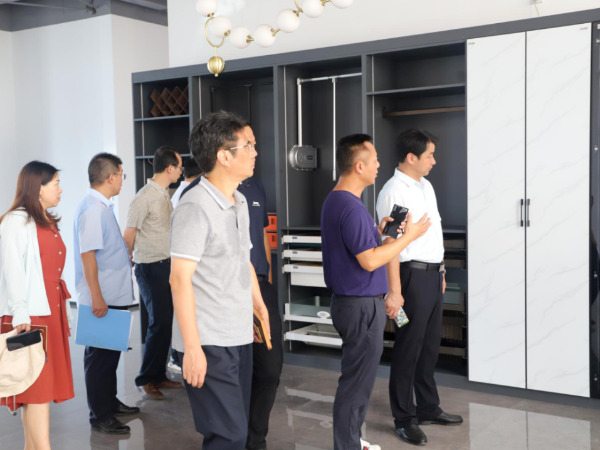 谷里街道領導赴美誠鋁業調研新產業發展情況 谷里街道領導赴美誠鋁業調研新產業發展情況