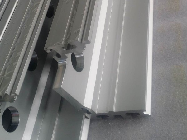 鋁型材在電氣工業上有怎樣的開發與應用？