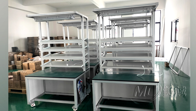 機(jī)箱工作臺(tái) (2) 機(jī)箱工作臺(tái) (2)