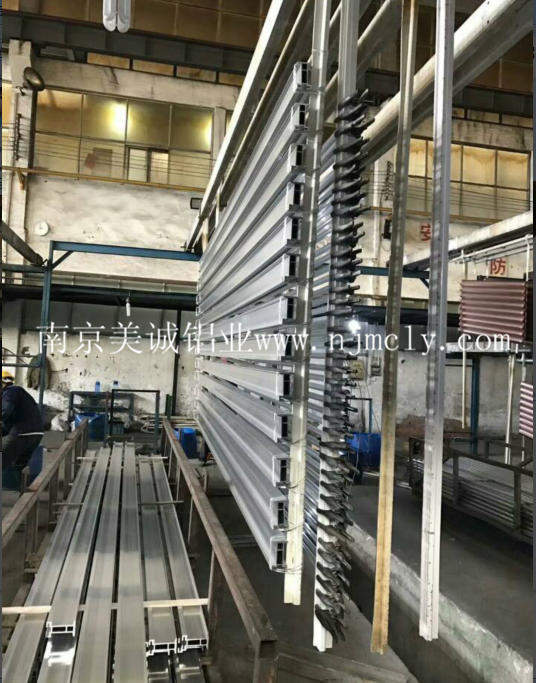 鋁型材生產(chǎn)車間 鋁型材生產(chǎn)車間