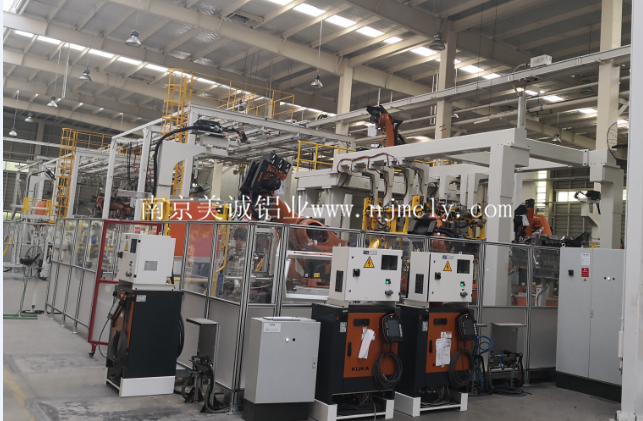 工業鋁型材圍欄(設計紅色門) 工業鋁型材圍欄(設計紅色門)