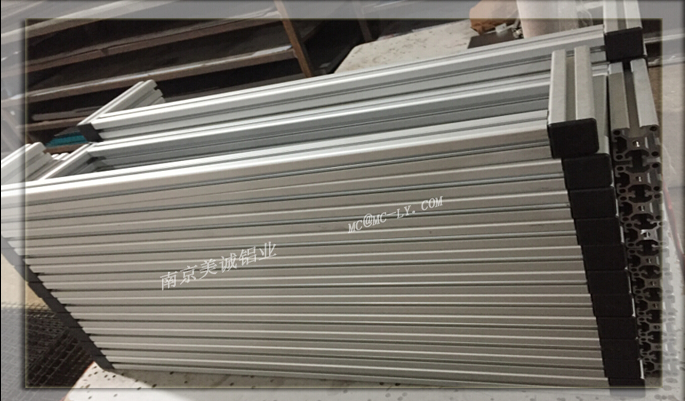 鋁型材圍欄組裝成片01 鋁型材圍欄組裝成片01