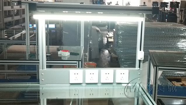 鋼化玻璃操作臺 三 鋼化玻璃操作臺 三