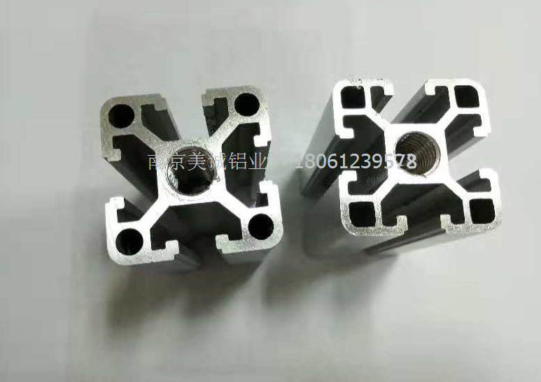 中心孔擴孔+攻絲副本 中心孔擴孔+攻絲副本